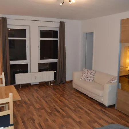 Apartment Moblierte In Schlosschemnitz Mit Nagelneuer Kuche! *